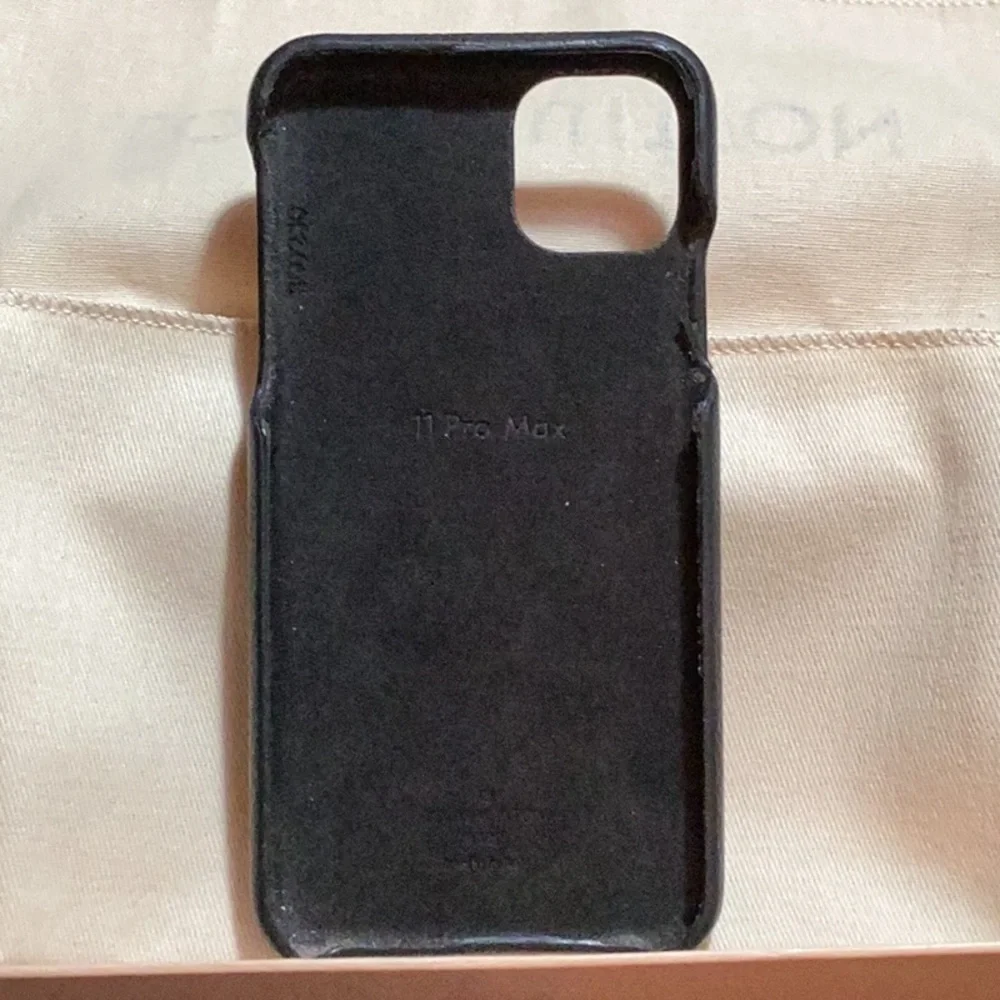 Louis Vuitton iPhone case with sleeper bag and box - Picture 3 of 7